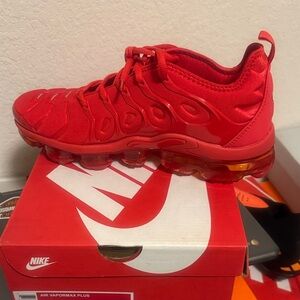 Nike Air VaporMax Plus in Vibrant Red